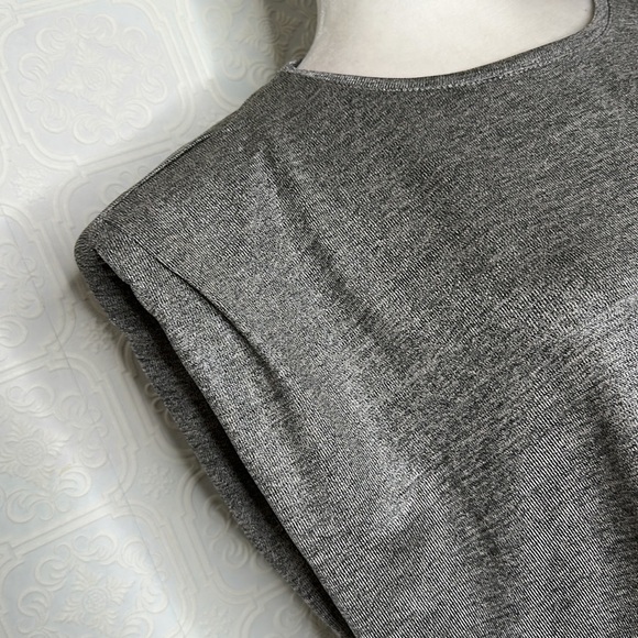 H Halston | Gray Tunic Knit Shoulder Pad Top - Picture 4 of 11